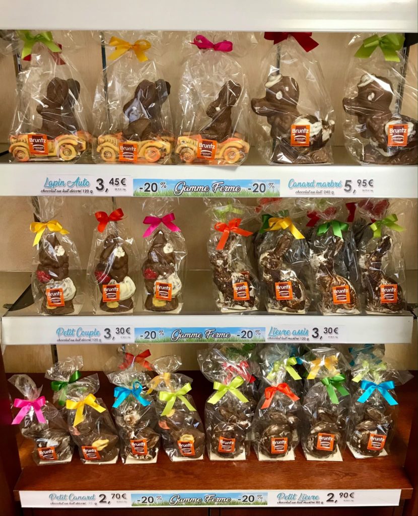 PROMOTION ! Venez profiter de -20% sur nos moulages de la "Gamme Ferme". Nos petits animaux vous attendent en boutique ? #chocolat #alsace #chocbruntz