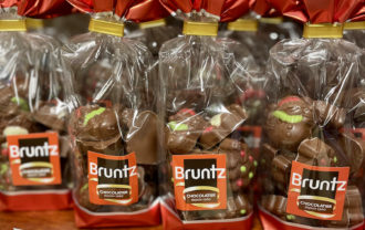 moulage praliné Chocolaterie Bruntz artisan fabricant alsace