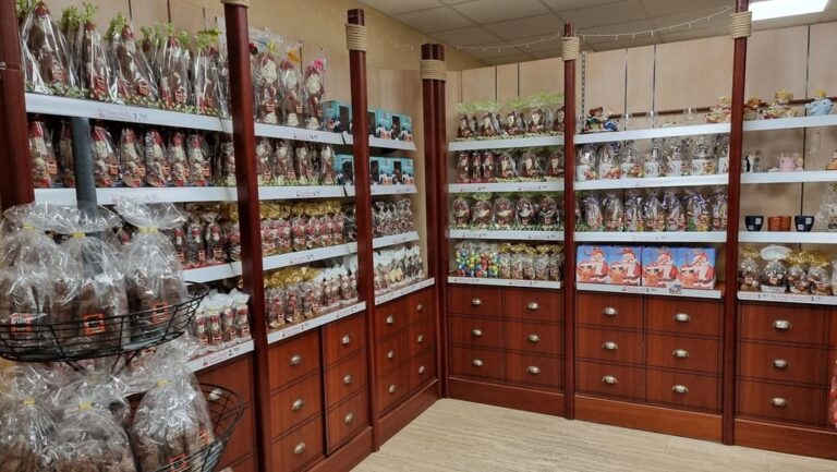 La Chocolaterie Bruntz est ouverte le samedi toute la journée jusqu'à fin décembre, vous permettant de déguster nos chocolats à votre convenance.